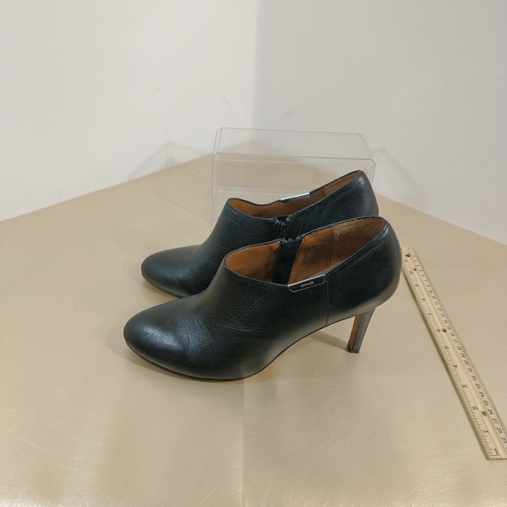 Coach Black Leather Shoes Seneca Booties 10B EU 40. Condition is Pre-owned. - Picture 11 of 11